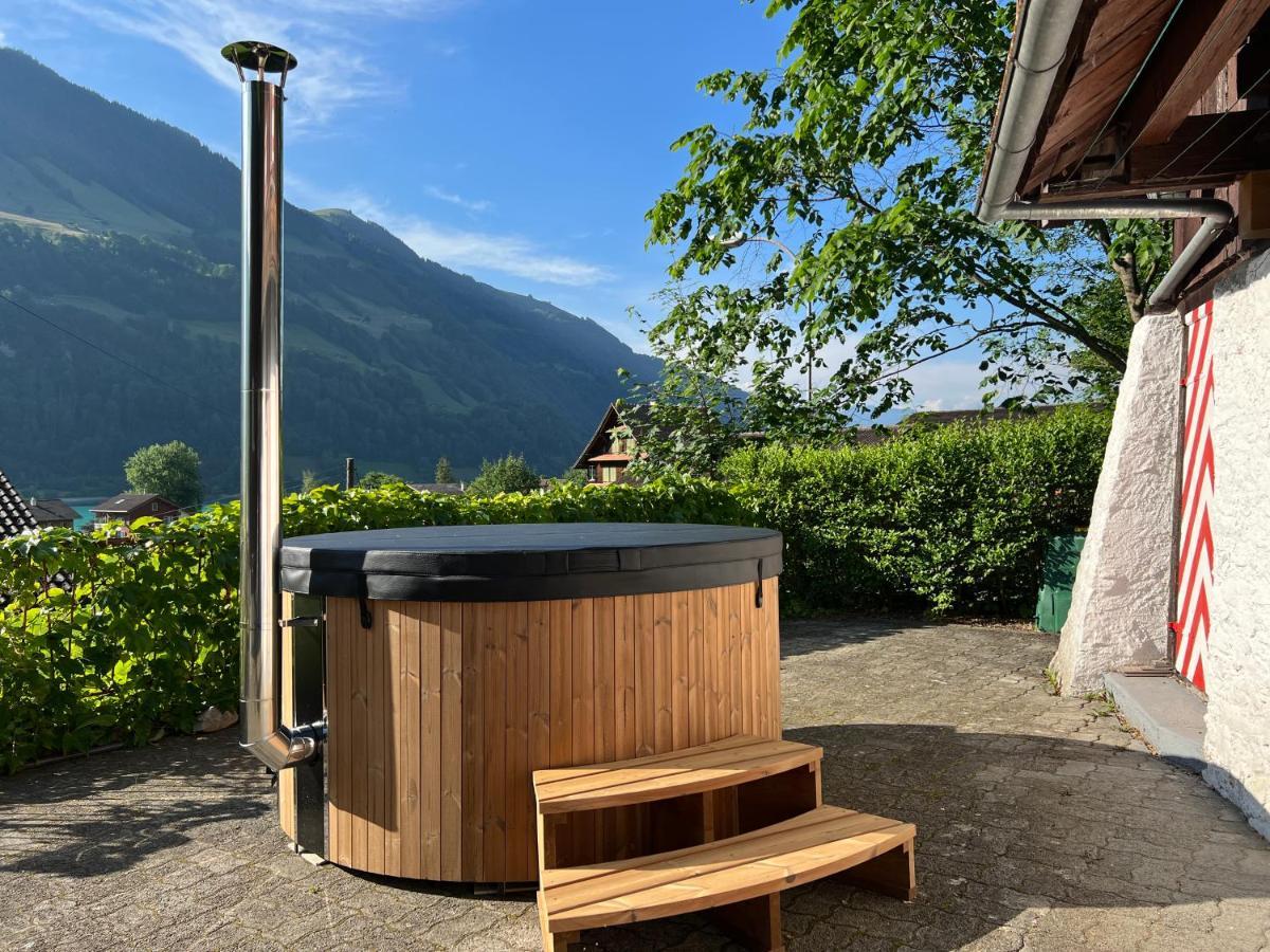 Romantic Private Superior Swiss Chalet With Hottub Lungern Exterior foto